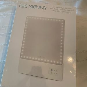 Riki Skinny Mirror